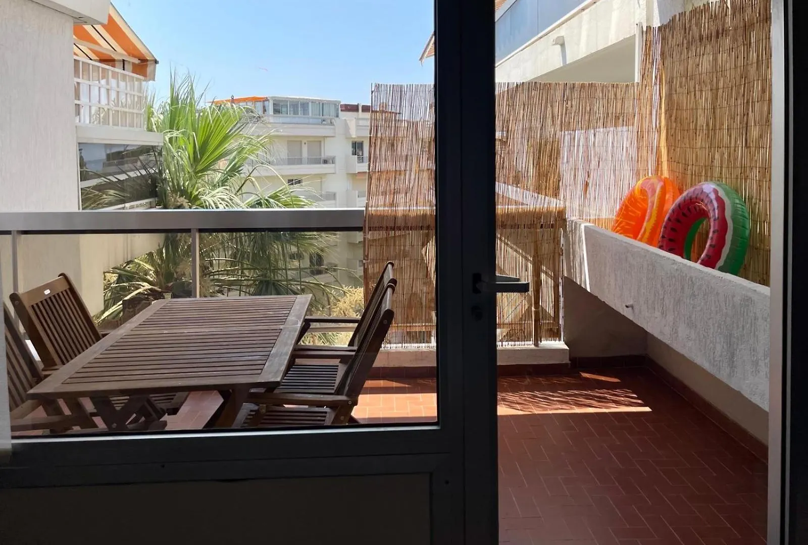 Family Apartment - Fully Equipped, Close To Sandy Beaches & Restaurants, Pool, Balcony, Garage Antibes France