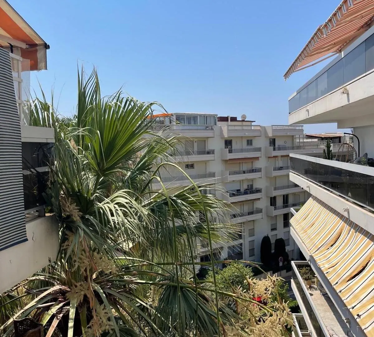 Family Apartment - Fully Equipped, Close To Sandy Beaches & Restaurants, Pool, Balcony, Garage Antibes 0*,