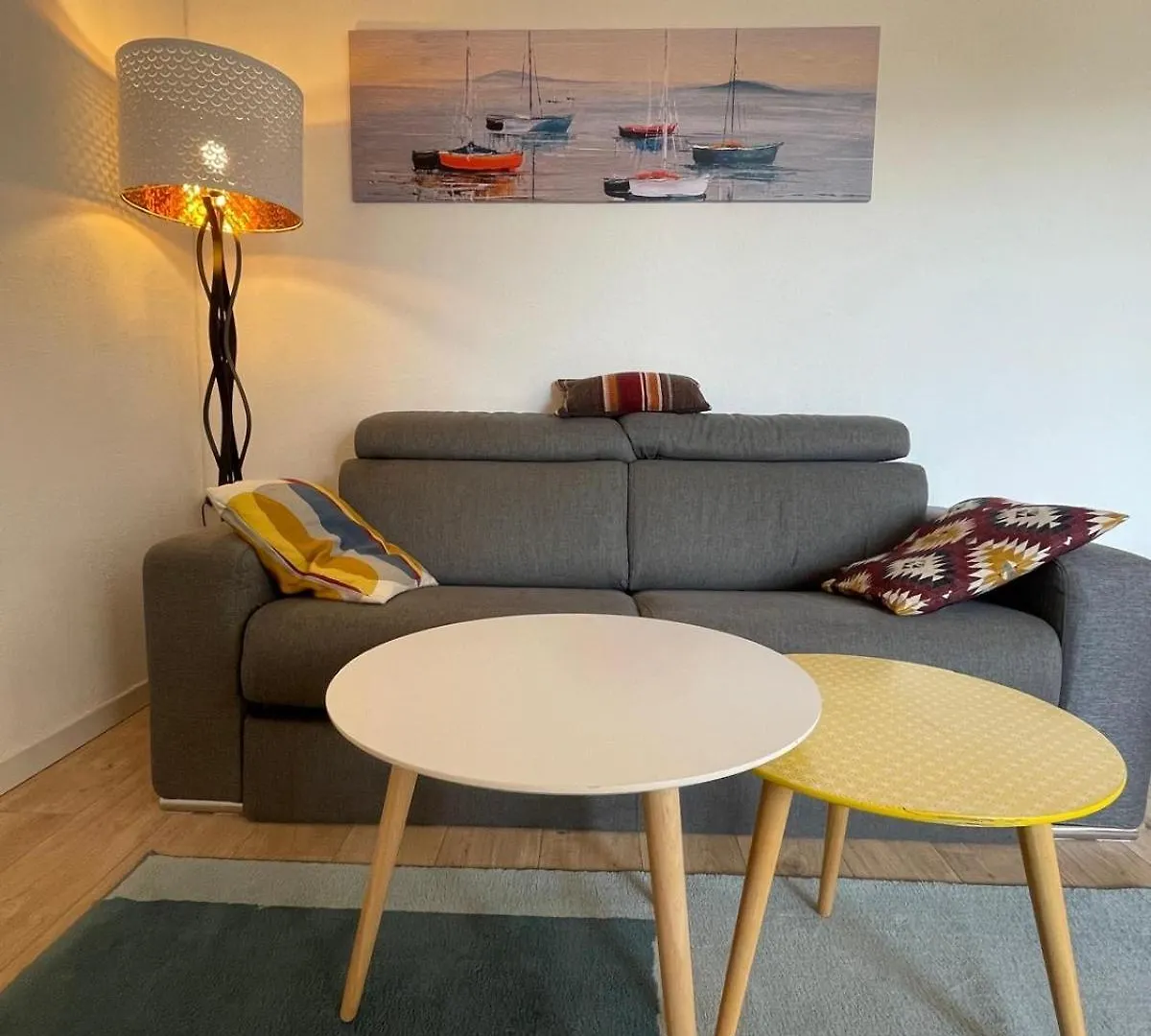 Family Apartment - Fully Equipped, Close To Sandy Beaches & Restaurants, Pool, Balcony, Garage Antibes
